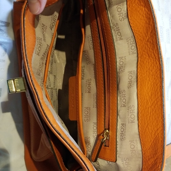 Michael Kors orange leather ladies handbag - Picture 3 of 7